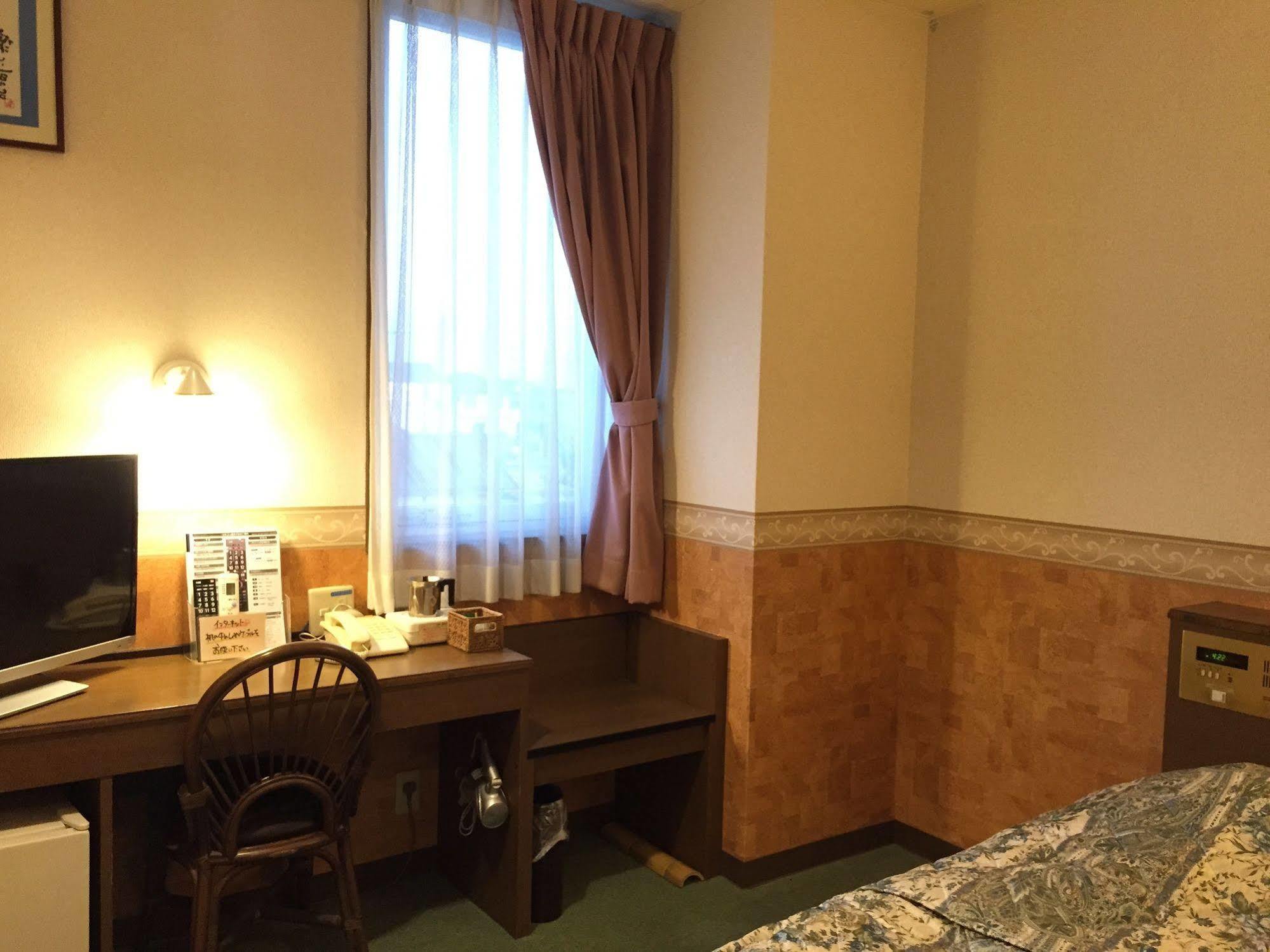 Maebashi Business Hotel Luka Exterior foto